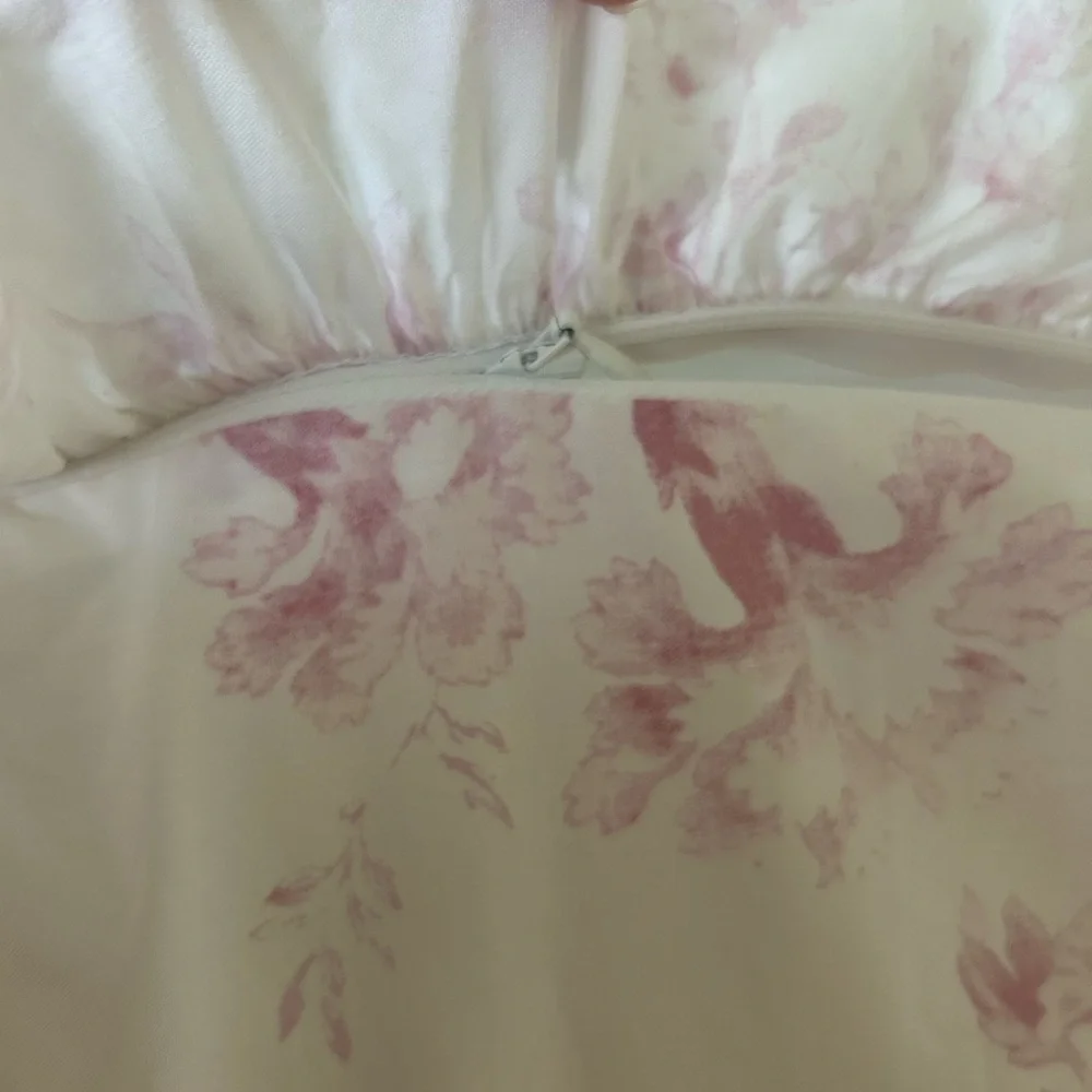 CABBAGES & ROSES Pink Toile Alderney 24” x 24” Euro Shams. Set Of 2. Shams Only